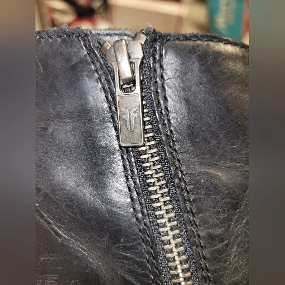 FRYE Jennifer Black Leather Ankle Side Zip Booties Size 7 M - Picture 13 of 16